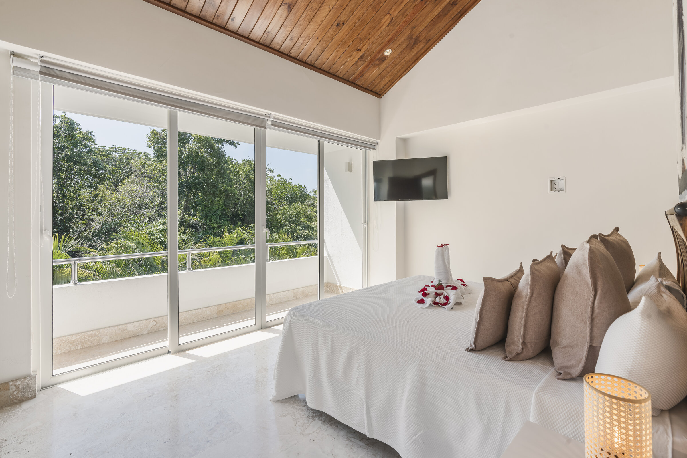 Habitación con balcón Villa Eden — vista al jardín tropical privado