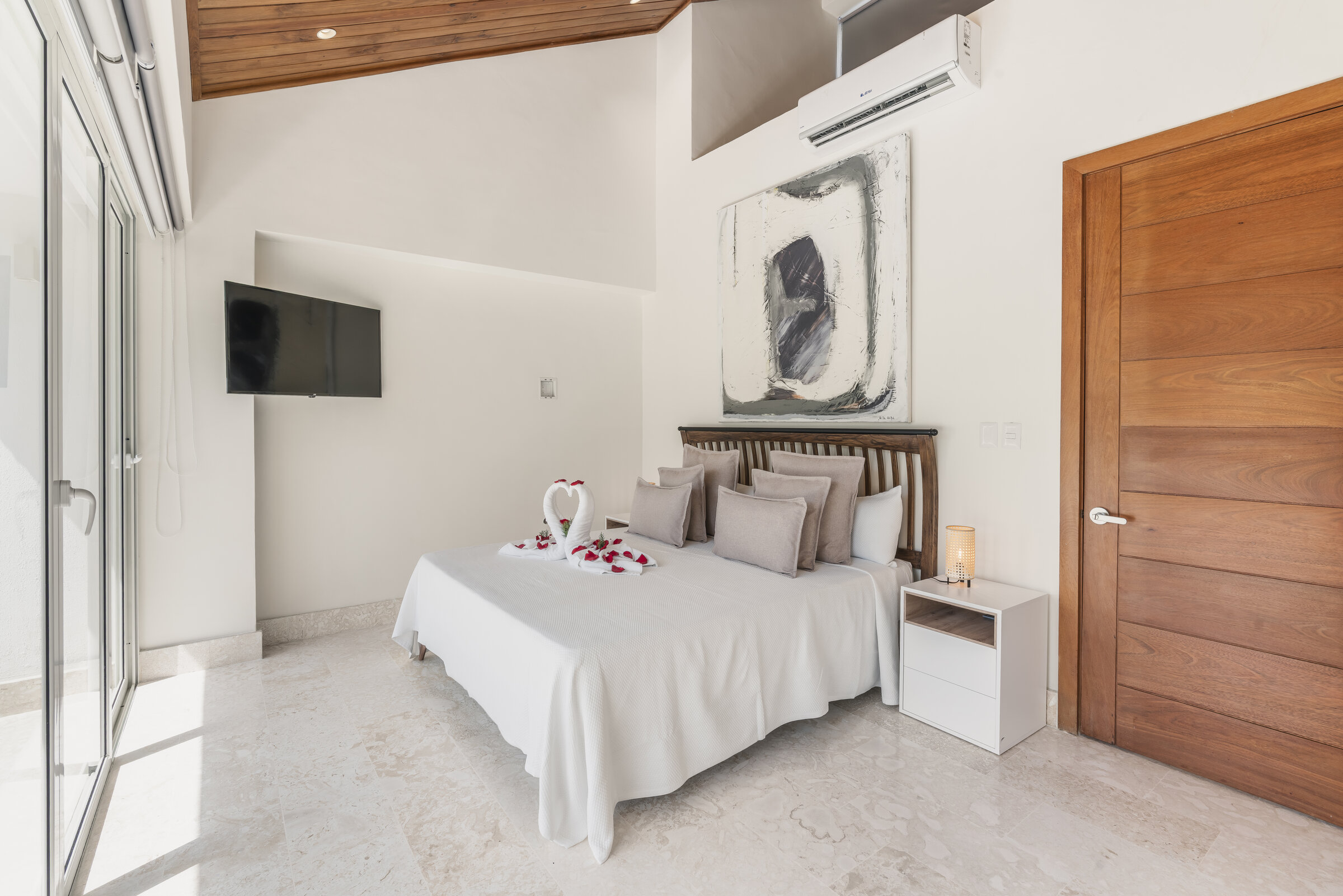 Habitación de lujo Villa Eden Punta Cana — elegante dormitorio privado