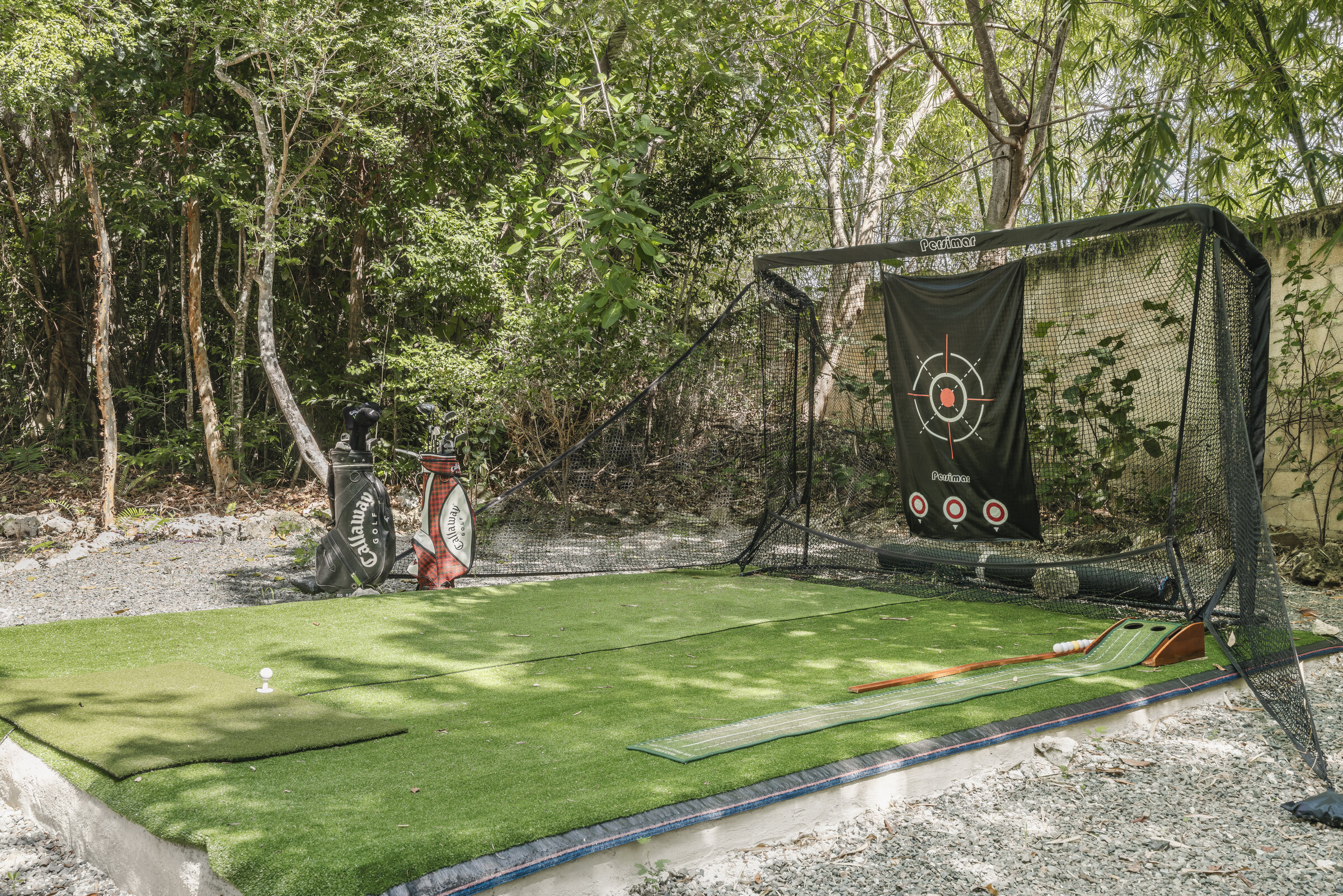 Campo de golf privado Villa Eden Punta Cana — putting green exclusivo Callaway