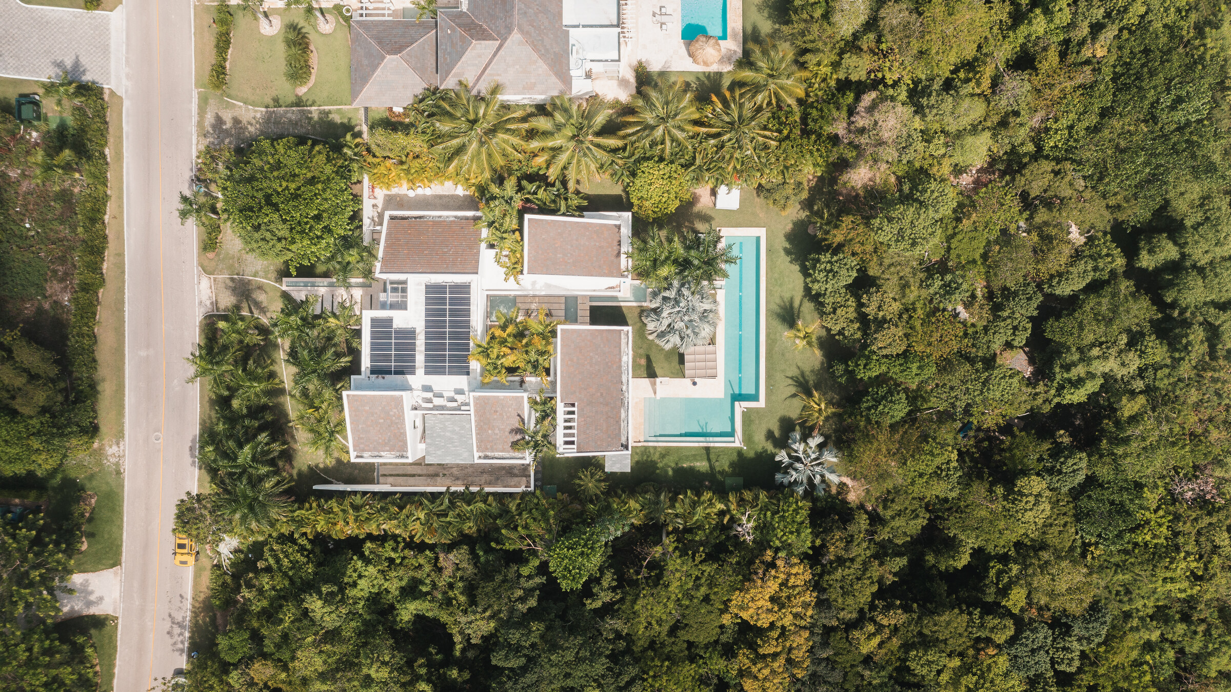 Vista aérea Villa Eden Punta Cana — villa de lujo rodeada de naturaleza tropical